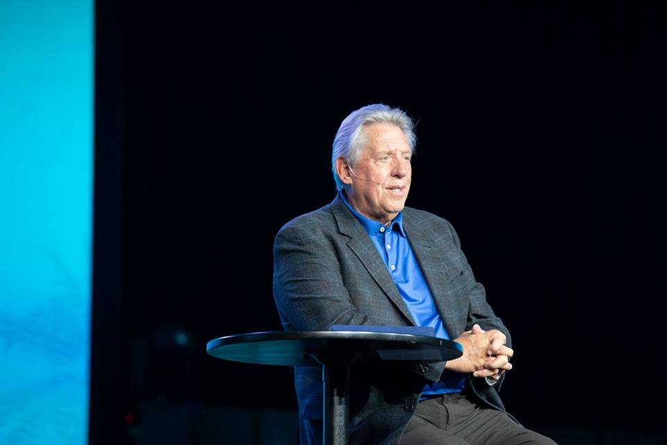 35 Leadership Quotes and Lessons From John Maxwell on Sharing Your Faith